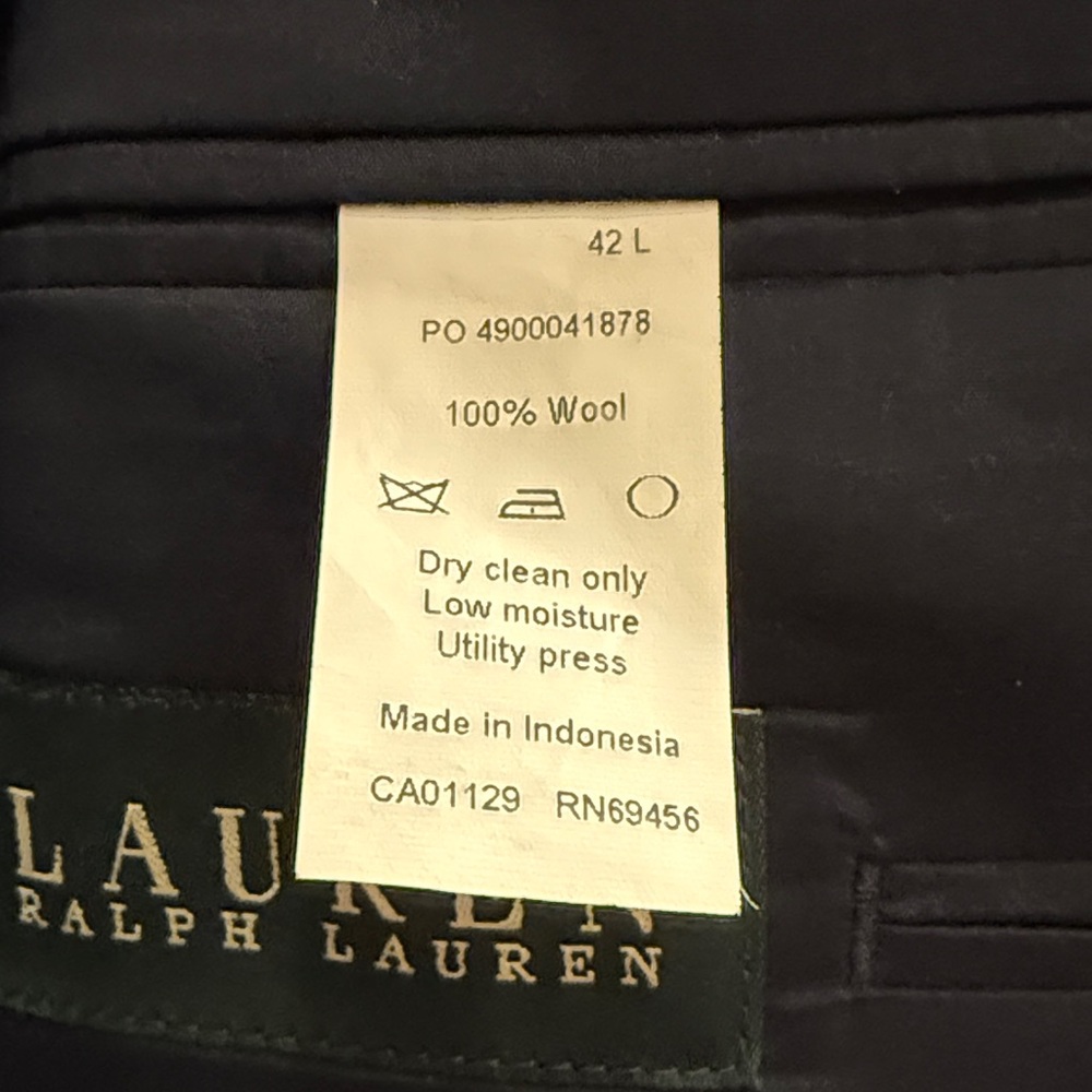 Ralph Lauren Navy Blazer with Gold Buttons - Picture 4 of 16